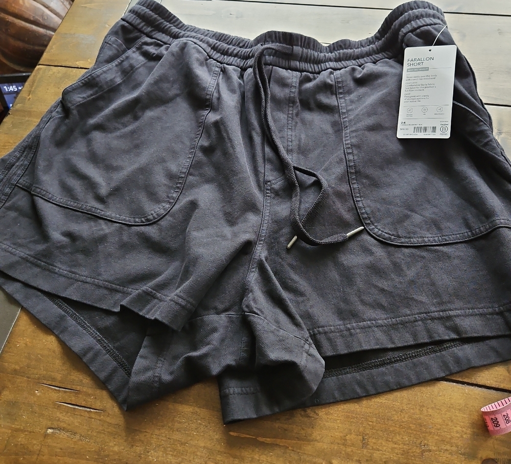 NWT Athleta Farallon Short